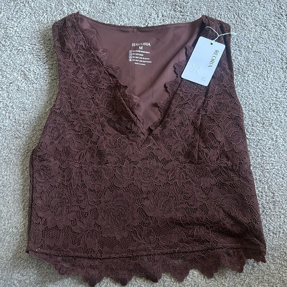 reoria lace top